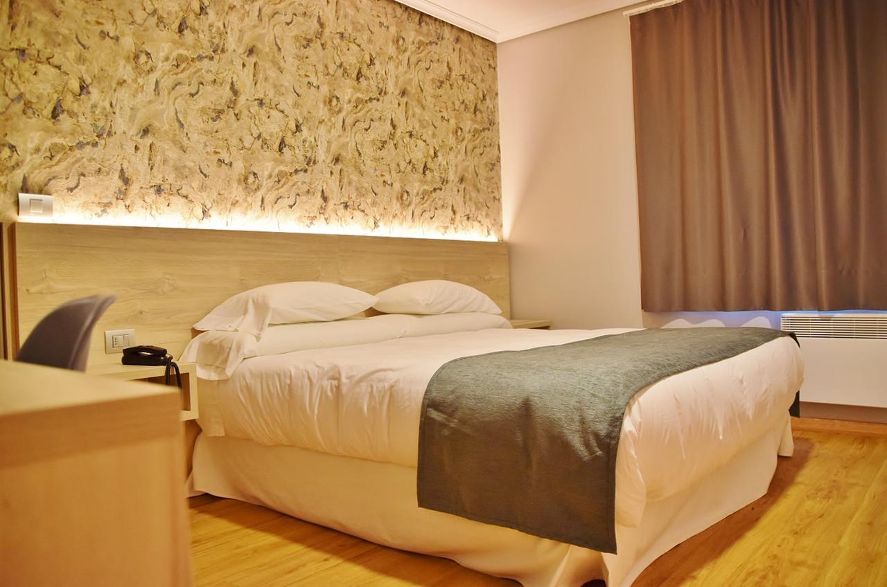 Hospedium Hotel La Marina Costa Da Morte Cee Ngoại thất bức ảnh