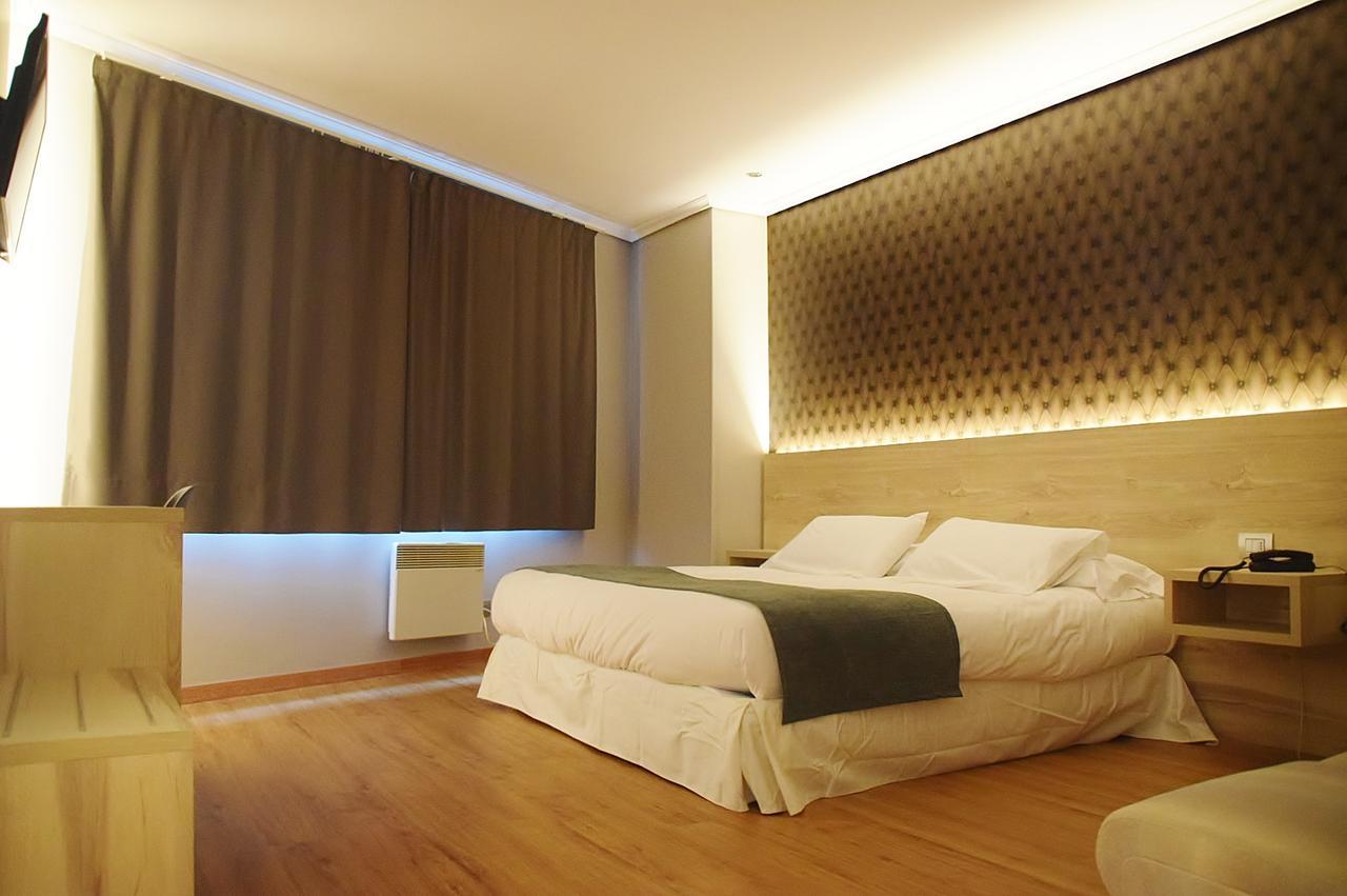 Hospedium Hotel La Marina Costa Da Morte Cee Ngoại thất bức ảnh