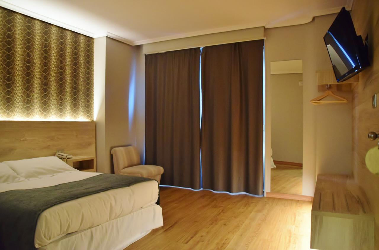 Hospedium Hotel La Marina Costa Da Morte Cee Ngoại thất bức ảnh