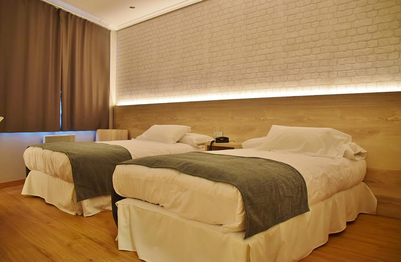 Hospedium Hotel La Marina Costa Da Morte Cee Ngoại thất bức ảnh