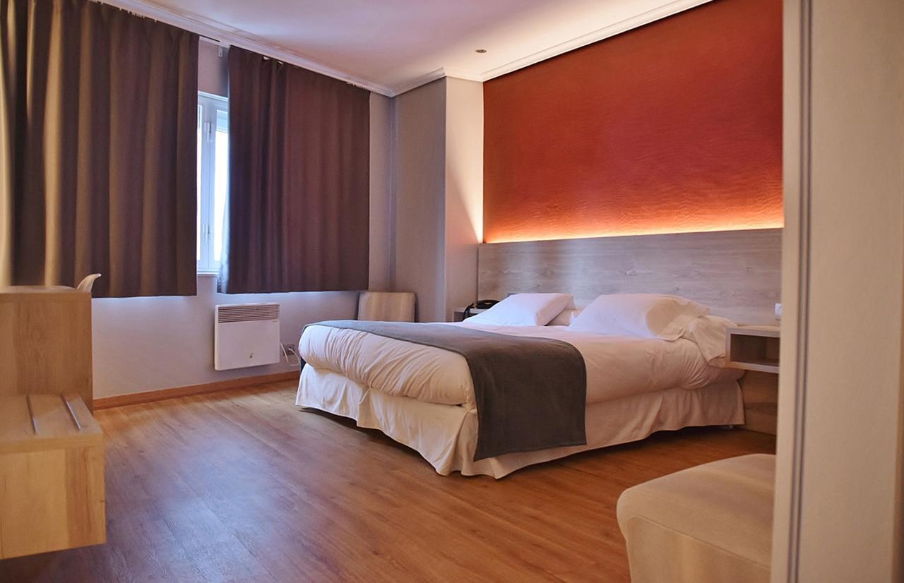 Hospedium Hotel La Marina Costa Da Morte Cee Ngoại thất bức ảnh
