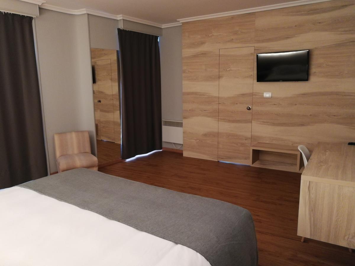 Hospedium Hotel La Marina Costa Da Morte Cee Ngoại thất bức ảnh
