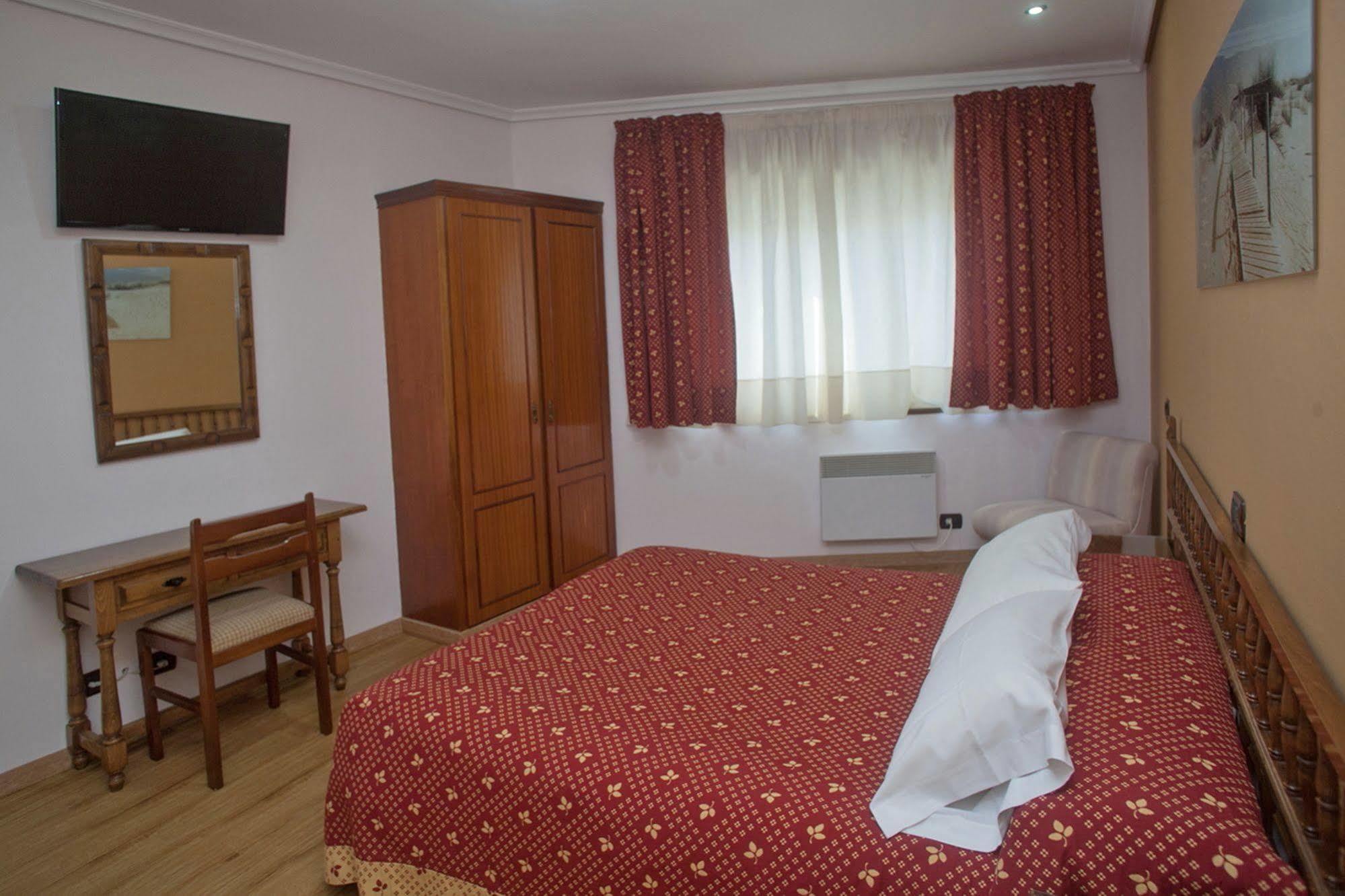 Hospedium Hotel La Marina Costa Da Morte Cee Ngoại thất bức ảnh