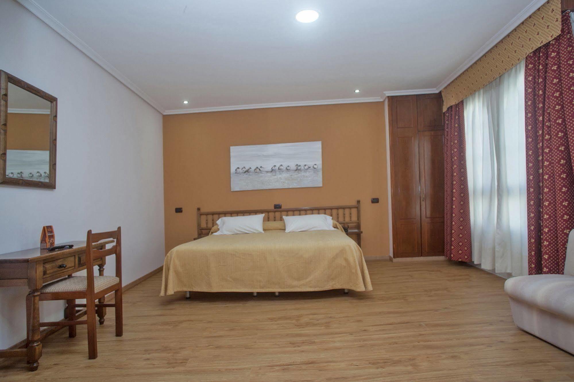 Hospedium Hotel La Marina Costa Da Morte Cee Ngoại thất bức ảnh