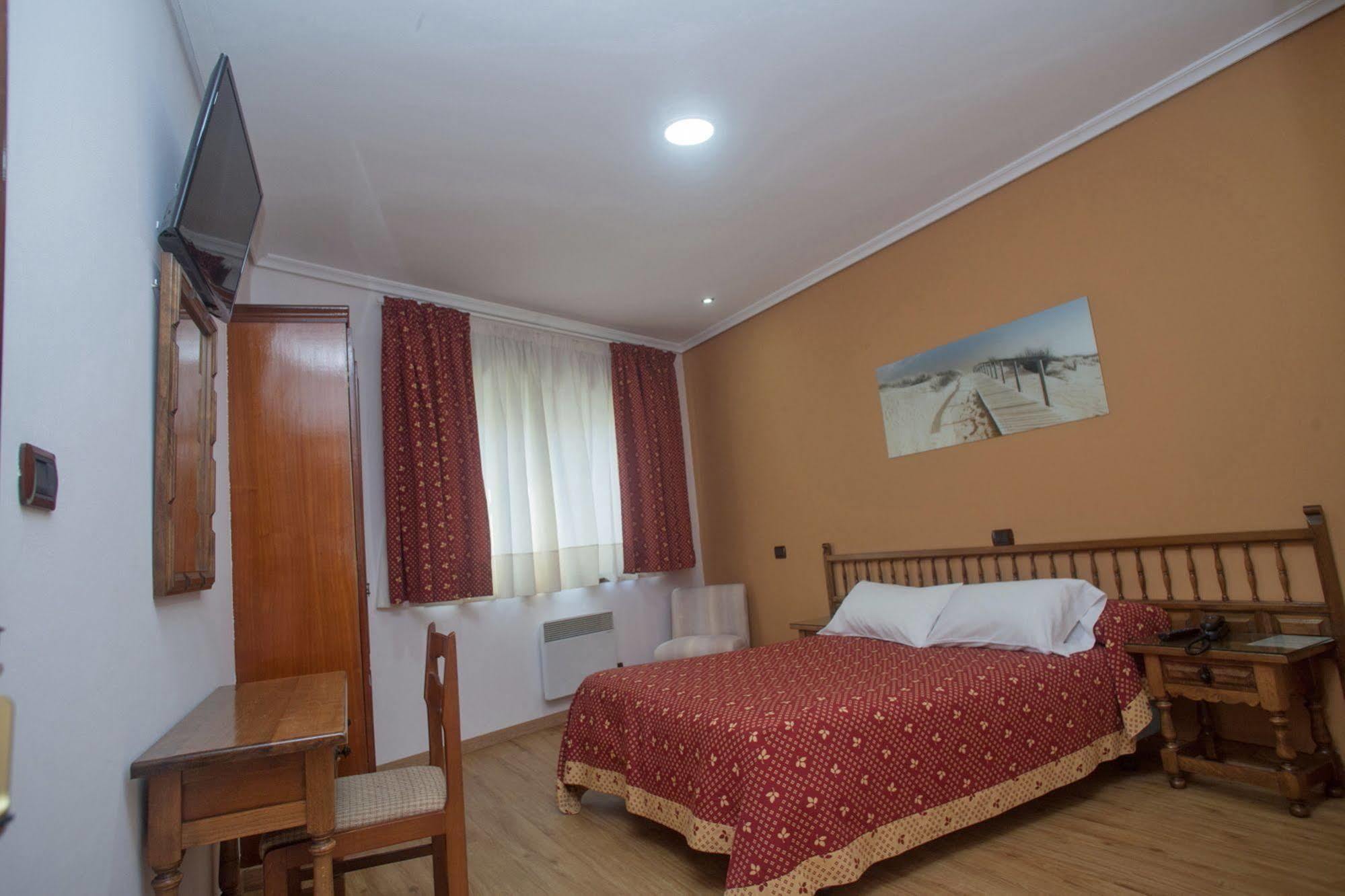 Hospedium Hotel La Marina Costa Da Morte Cee Ngoại thất bức ảnh