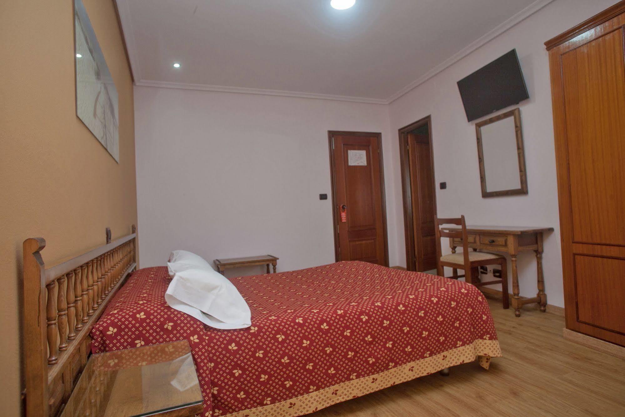 Hospedium Hotel La Marina Costa Da Morte Cee Ngoại thất bức ảnh
