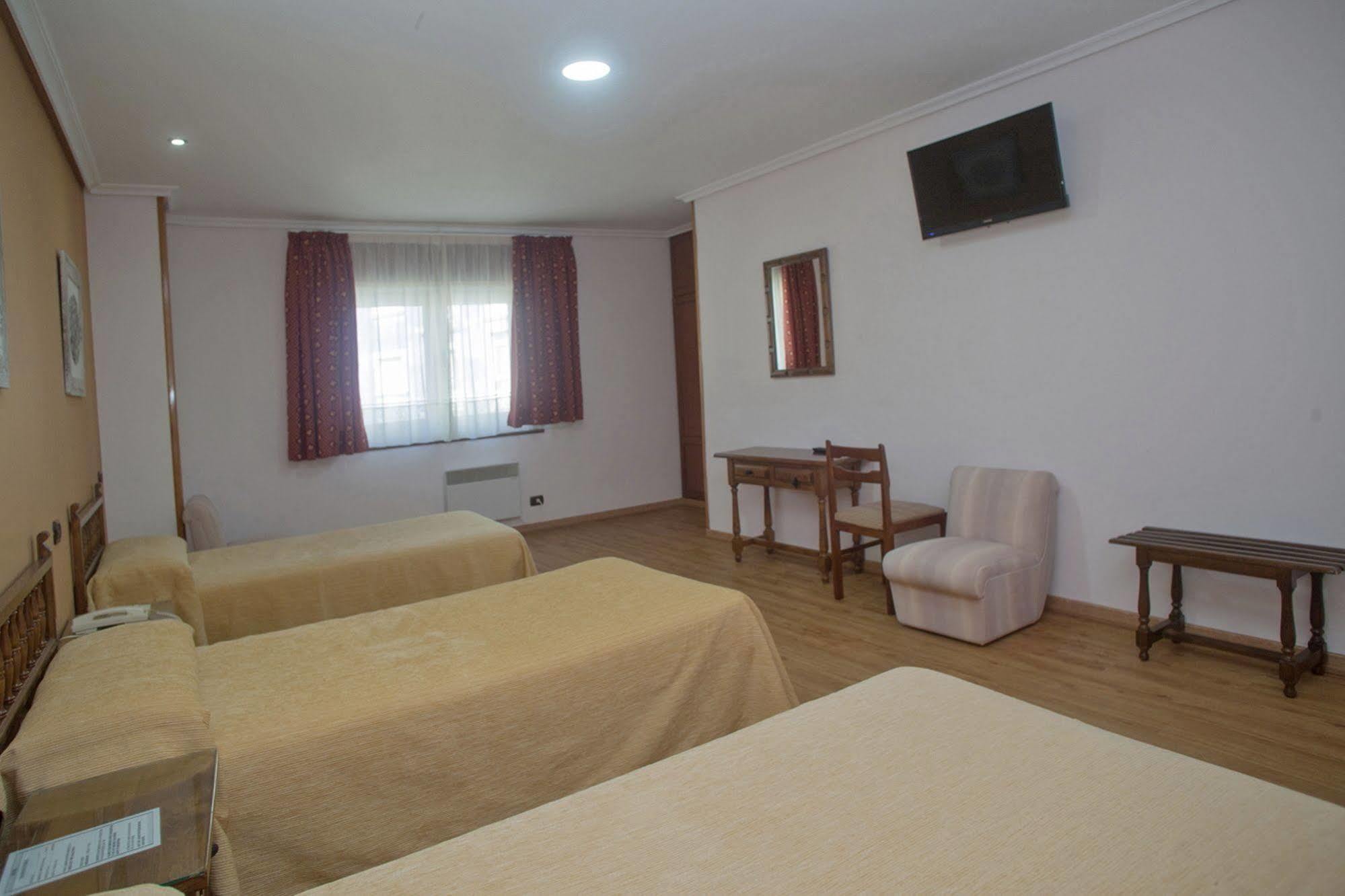 Hospedium Hotel La Marina Costa Da Morte Cee Ngoại thất bức ảnh
