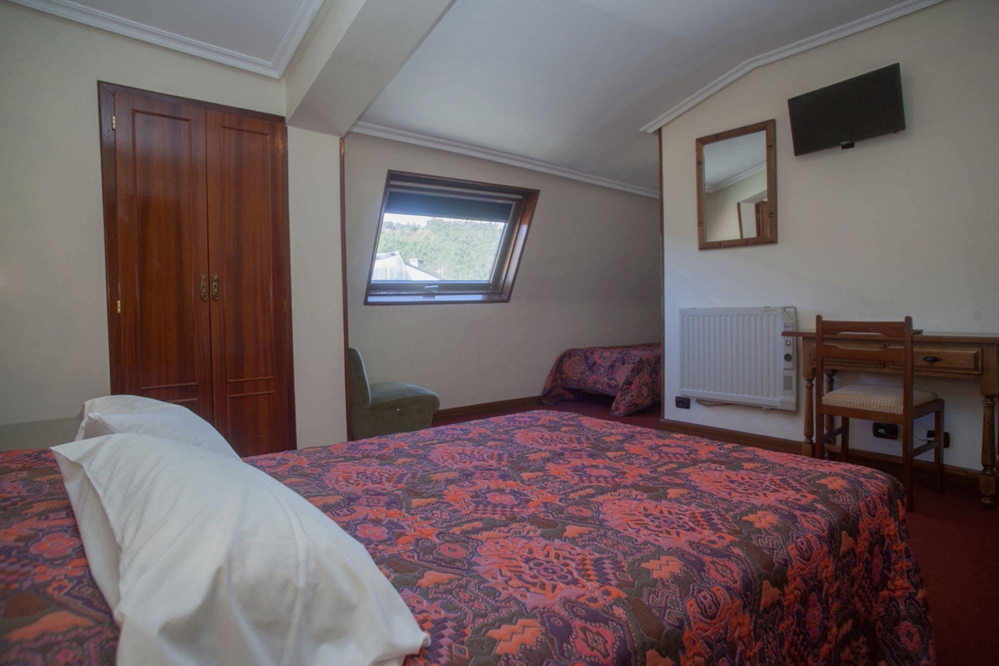 Hospedium Hotel La Marina Costa Da Morte Cee Ngoại thất bức ảnh