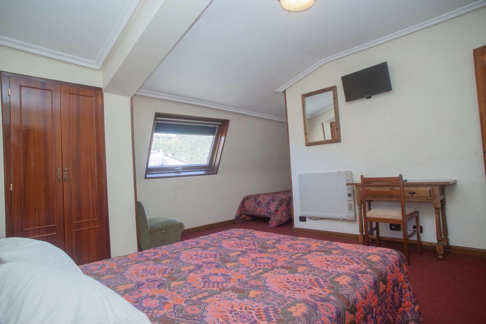 Hospedium Hotel La Marina Costa Da Morte Cee Ngoại thất bức ảnh