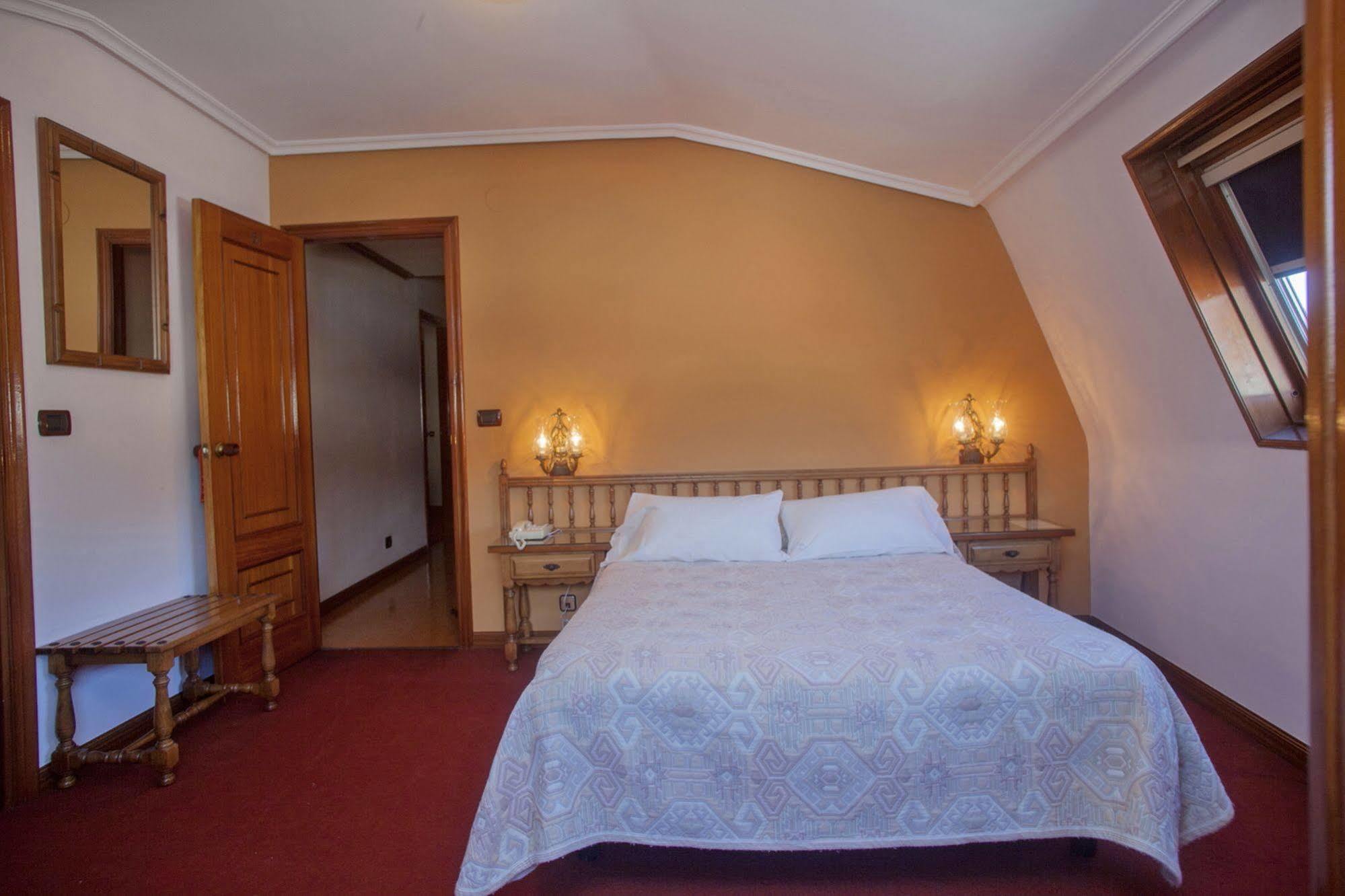 Hospedium Hotel La Marina Costa Da Morte Cee Ngoại thất bức ảnh