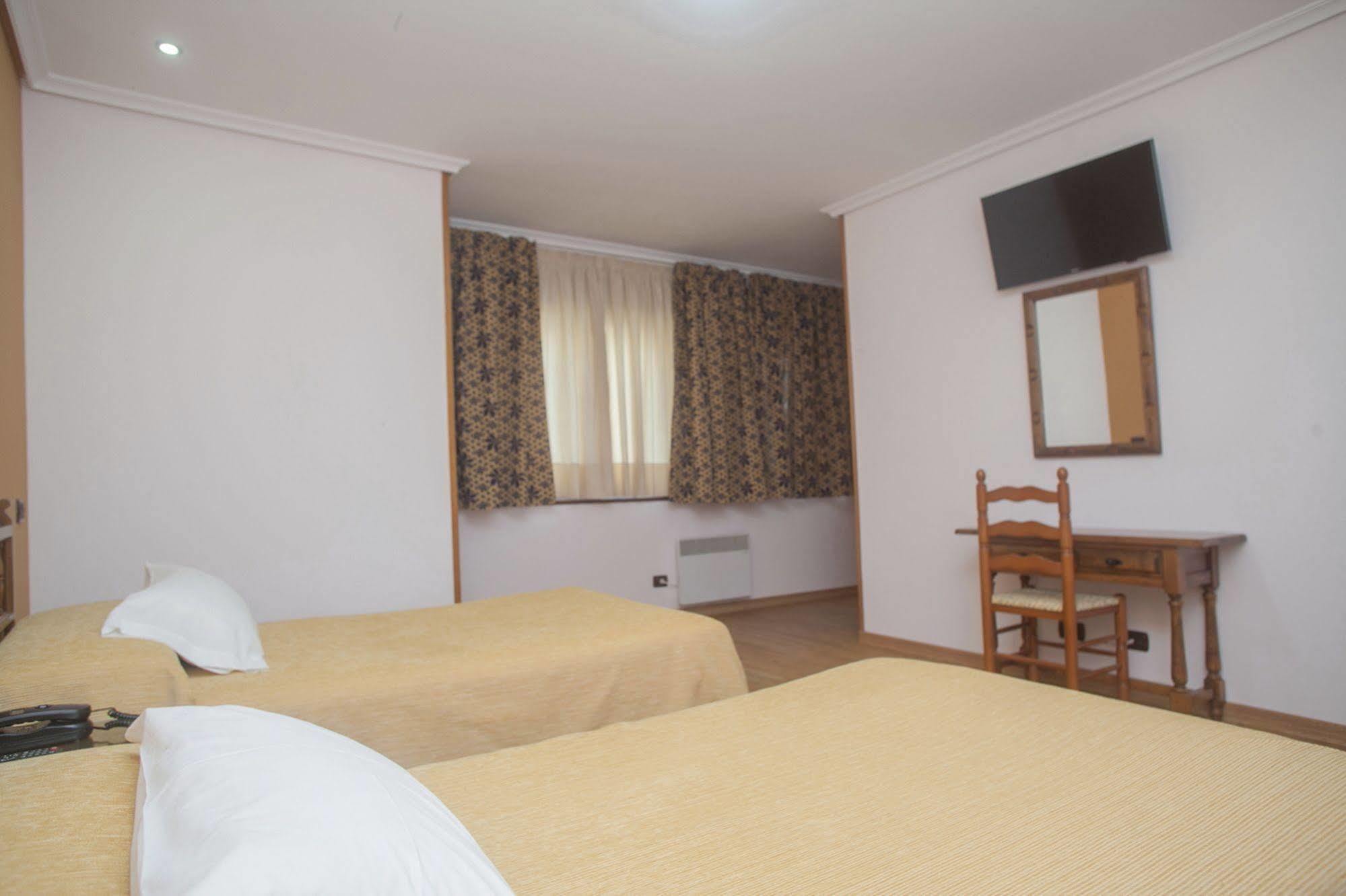 Hospedium Hotel La Marina Costa Da Morte Cee Ngoại thất bức ảnh
