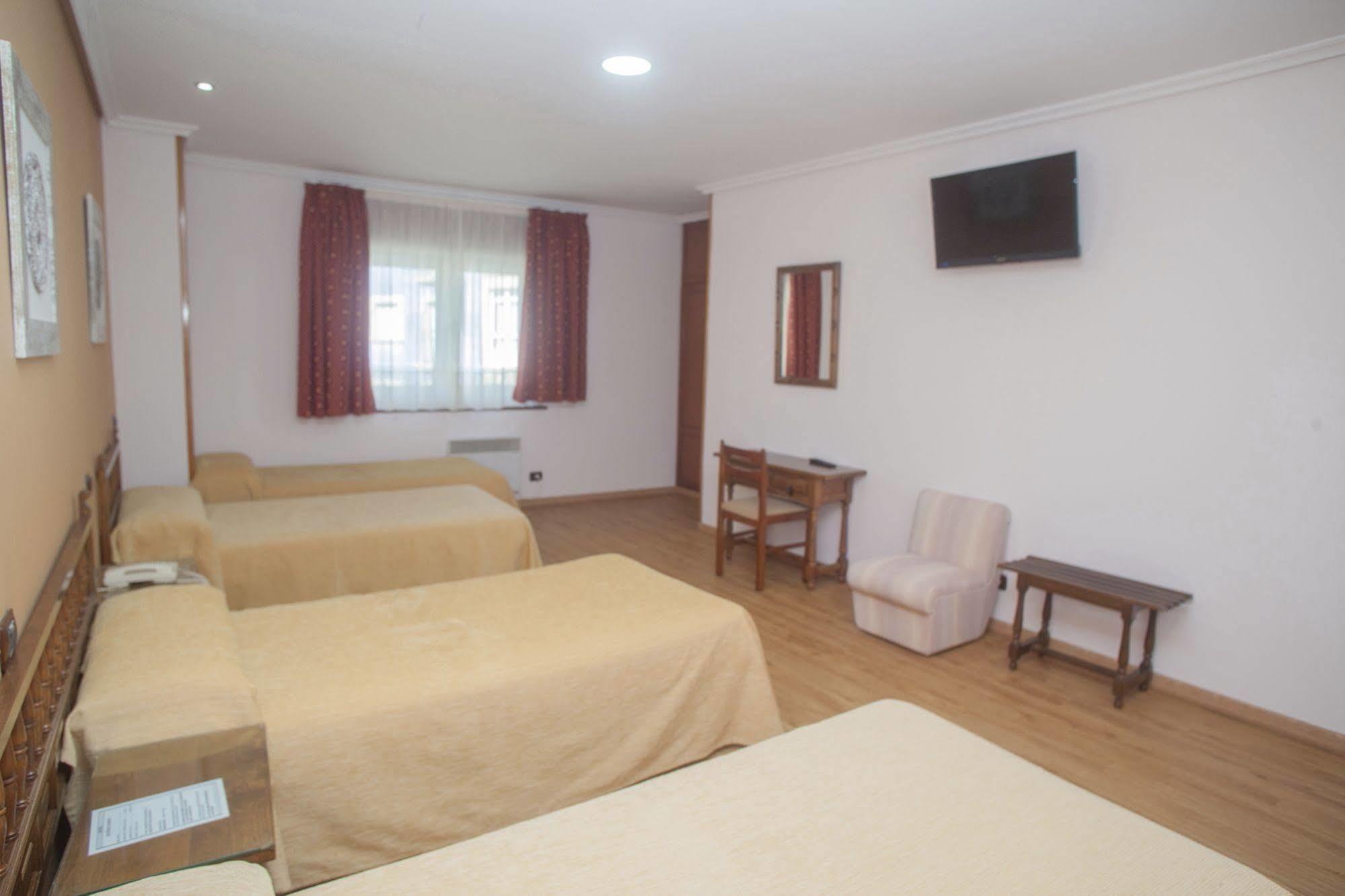 Hospedium Hotel La Marina Costa Da Morte Cee Ngoại thất bức ảnh